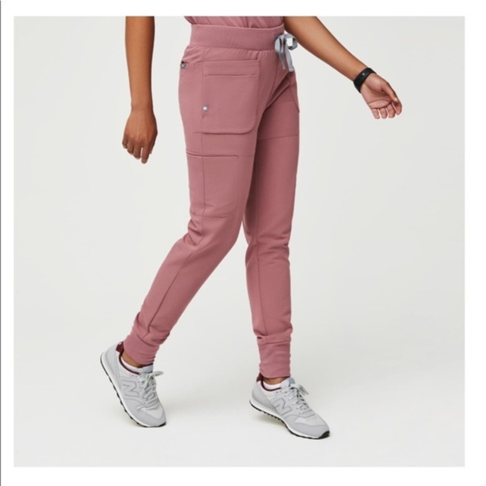 FIGS QUA JOGGER IN MAUVE SMALL PETITE